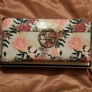 Grey Floral Guess Wallet BNWT